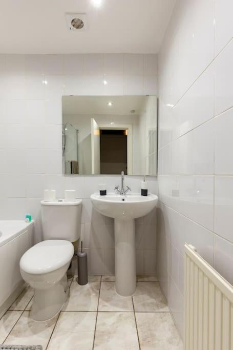 Spacious Stylish Centraly Located Flat Near Beach ラーグス エクステリア 写真