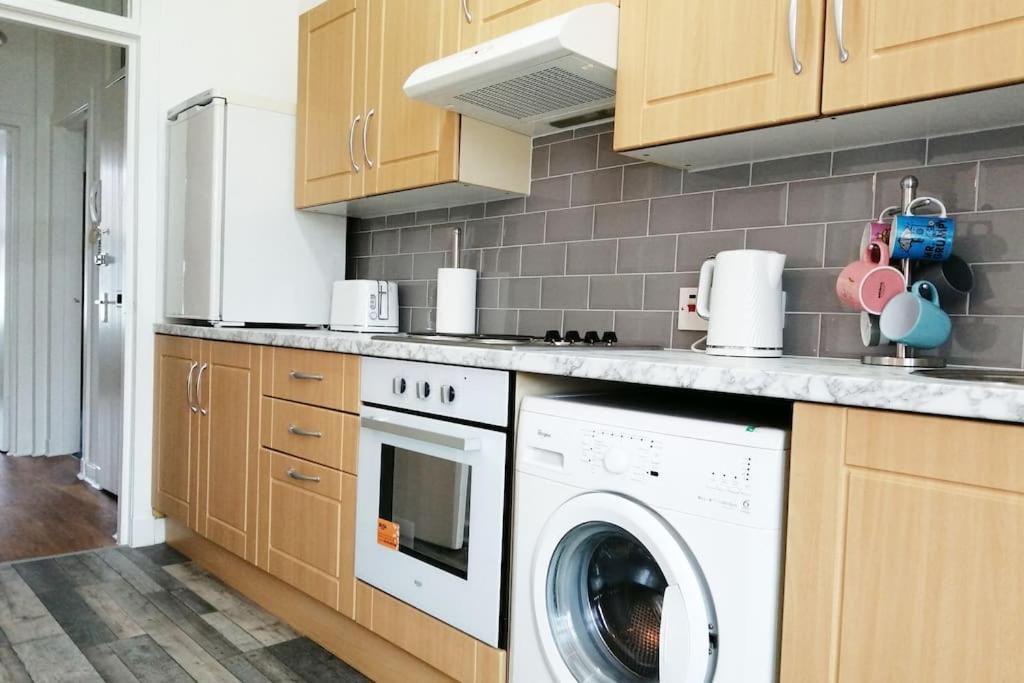 Spacious Stylish Centraly Located Flat Near Beach ラーグス エクステリア 写真